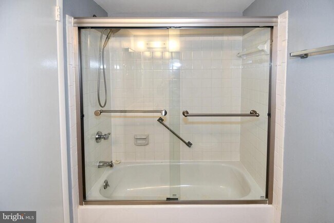 Building Photo - 15311 Beaverbrook Ct