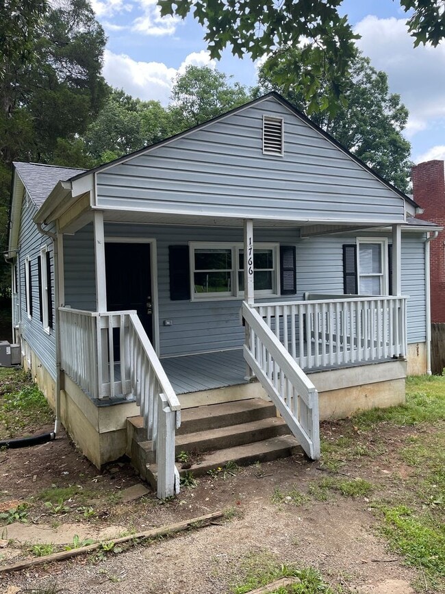 Primary Photo - 1766 E Sprague St