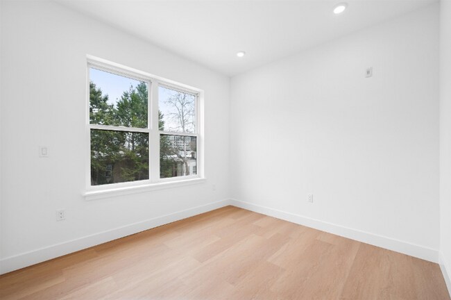 Building Photo - 3637 N 16th St