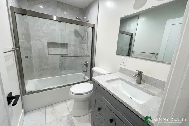 Building Photo - Beautifully Remodeled 4 Bedroom Home | Ing...