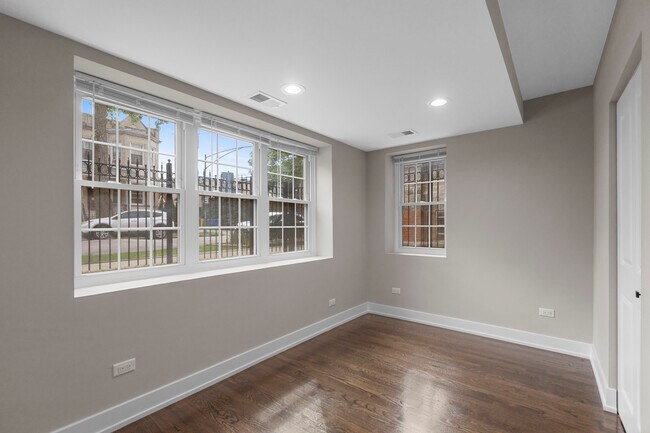 Building Photo - 2618 N Mozart-GDN