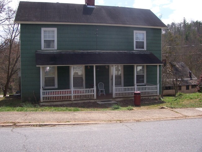 Primary Photo - 1BD/1BA Duplex Available Now in Newry!