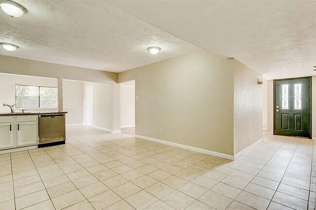 Building Photo - 1316 Royster Rd
