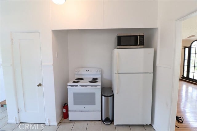 Building Photo - 3700 E 11th St