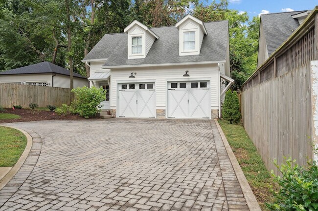 Building Photo - 1226 Adams St