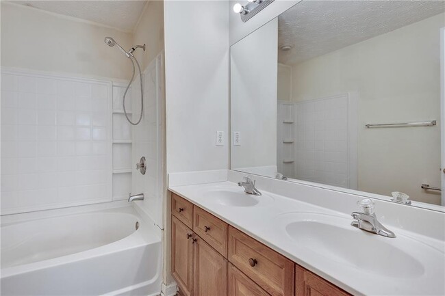 Building Photo - 1045 Mosscroft Ct