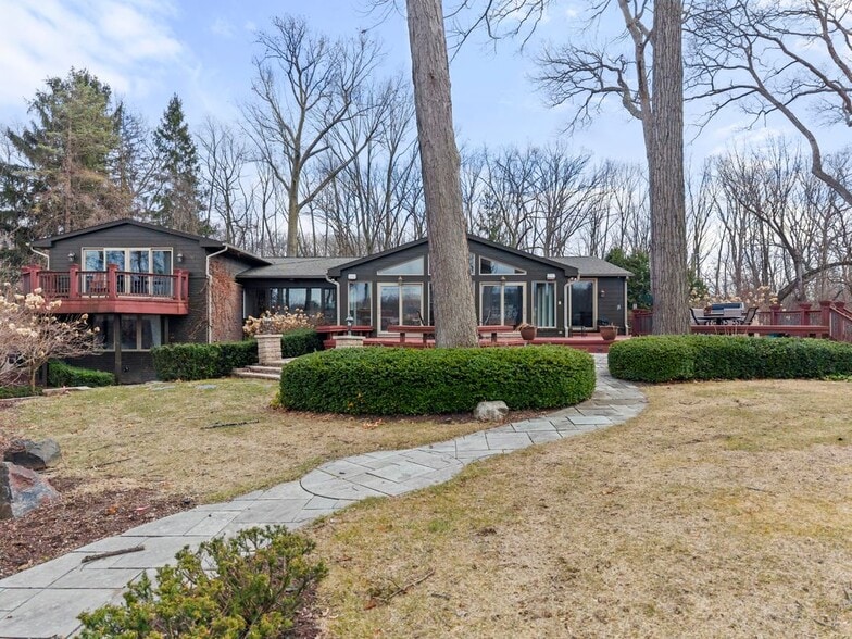 Building Photo - 3525 Brookside Dr
