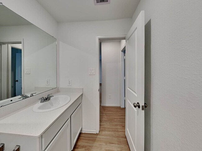 Building Photo - 18823 Charter Elm Dr