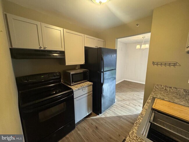 Building Photo - 1302 Sugarwood Cir