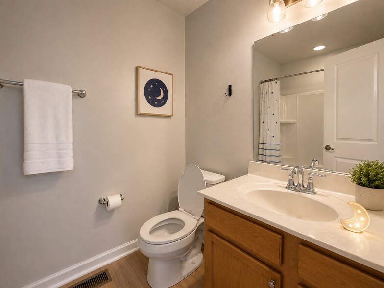 Building Photo - 1502 Pointe View Dr