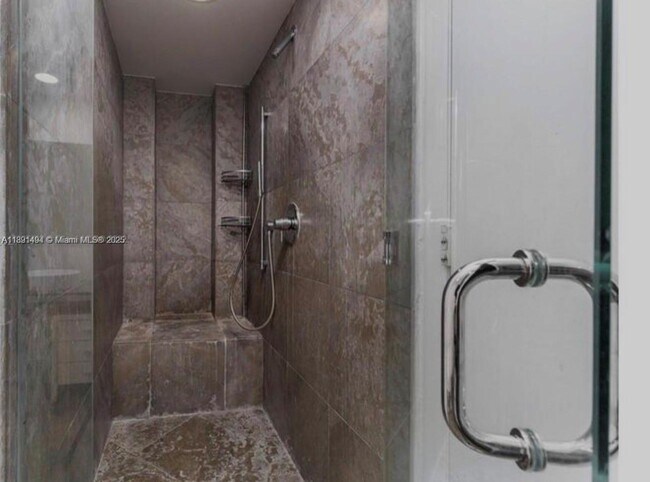 Building Photo - 495 Brickell Ave