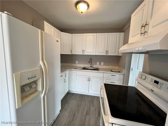 Building Photo - 1329 Memorial Dr