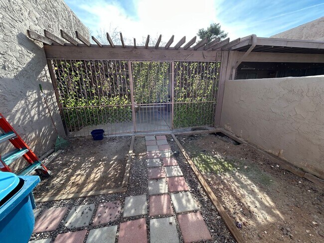 Building Photo - LOVELY 3-BEDROOM, 2BATH HOME!!!