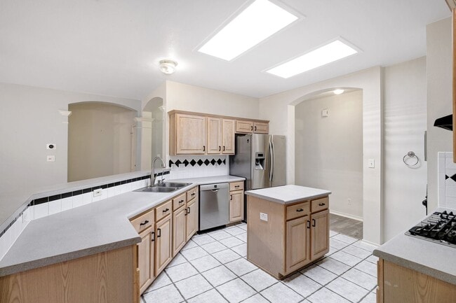 Building Photo - ***APPLICATION CURRENTLY UNDER REVIEW***Gorgeous Brick Home in Gated Shavano Bend