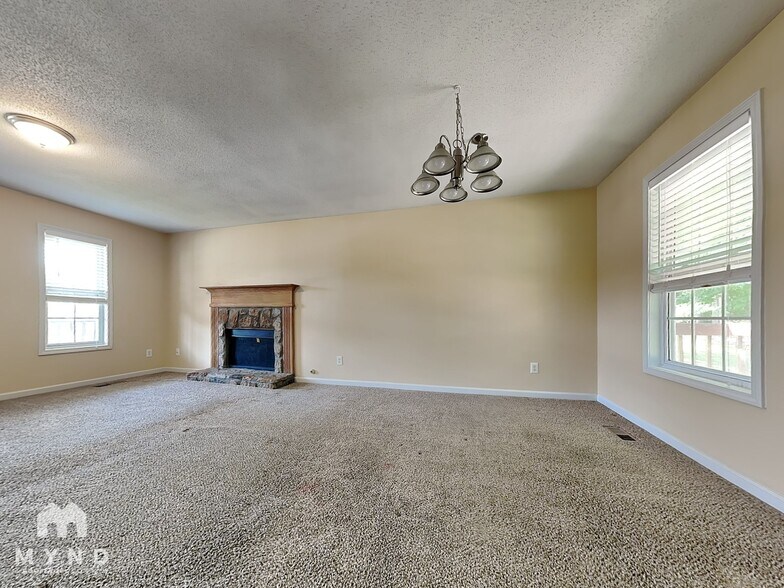 Building Photo - 413 River Trace Dr