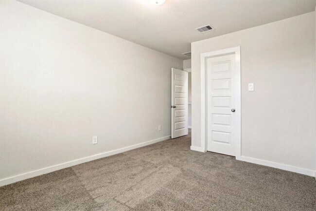 Building Photo - 14230 Rolling Pastures Dr