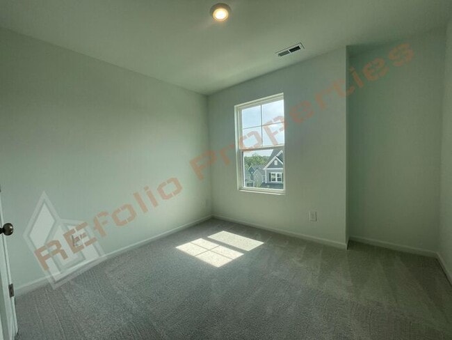 Building Photo - BRAND NEW- Spacious 4 Bedroom, 3 Bathroom ...