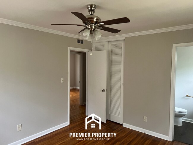 Building Photo - Charming 3BR/1.5BA in West Huntsville | Hardwood Floors Throughout & Fenced Yard