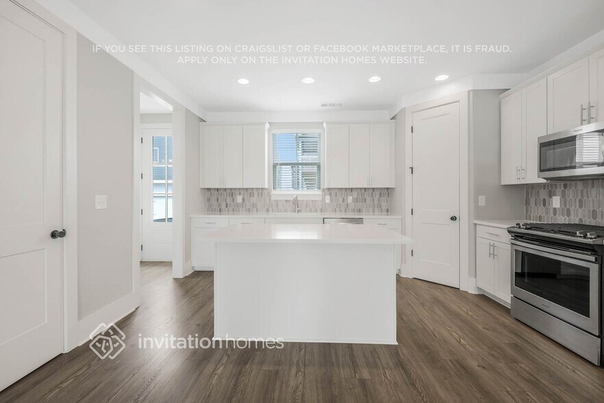 Building Photo - 265 Founders Ln