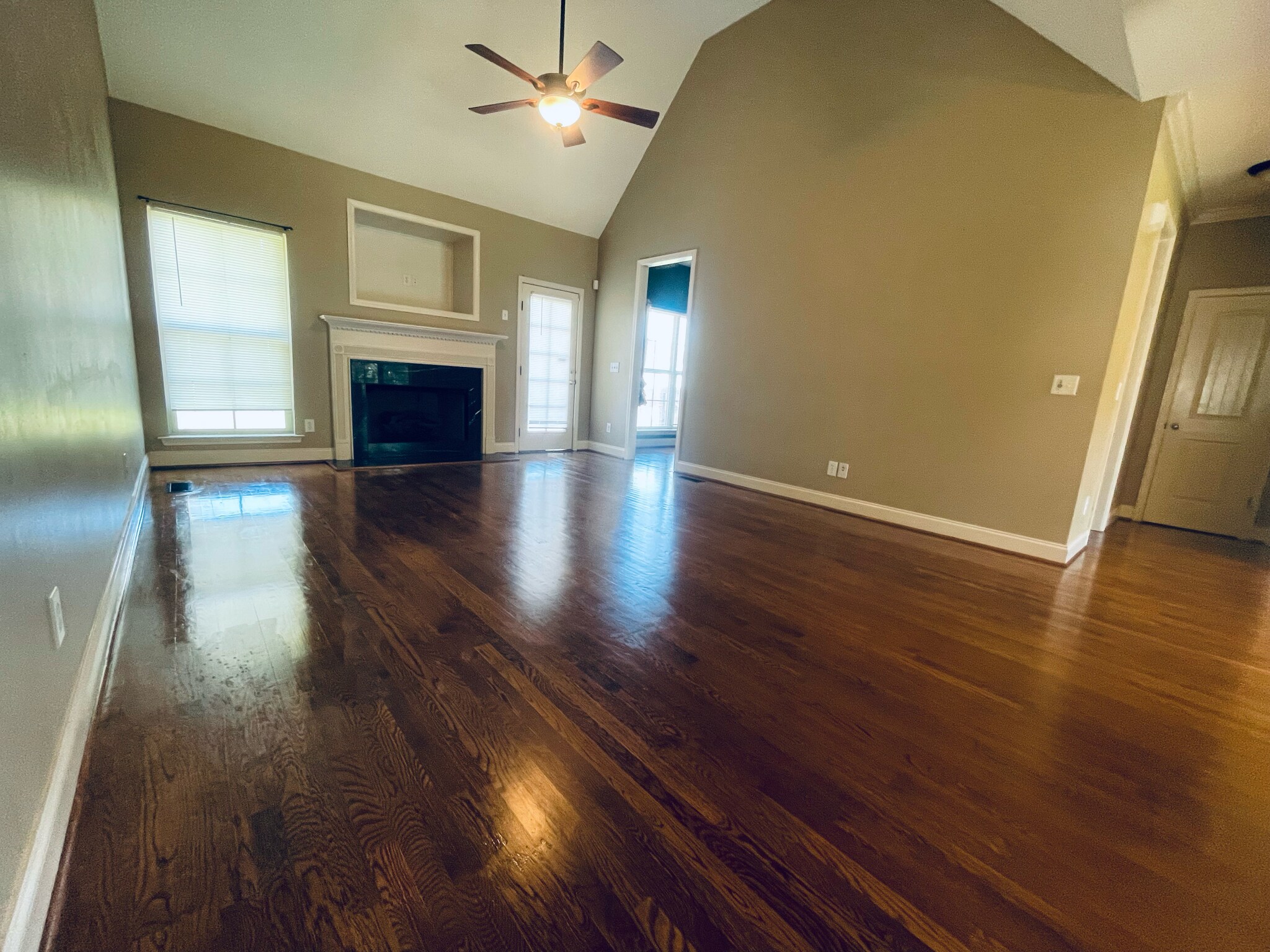 Building Photo - 770 Ridgefield Way