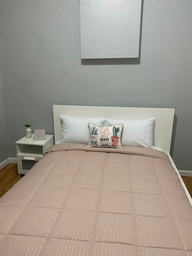 Bedroom 1 - 4934 Hummelsheim Ave