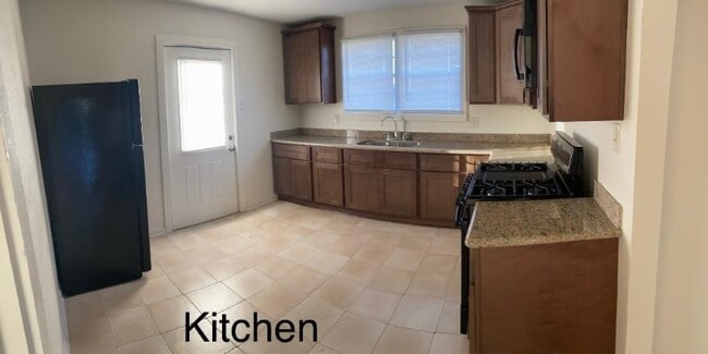 Building Photo - 544 Wilson St