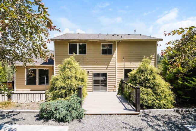 Building Photo - Echo Falls Executive Retreat | Hot Tub | Detached Office | Landscaping Included- AVAILABLE NOW FO...