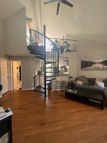 Primary Photo - 13742 E Lehigh Ave