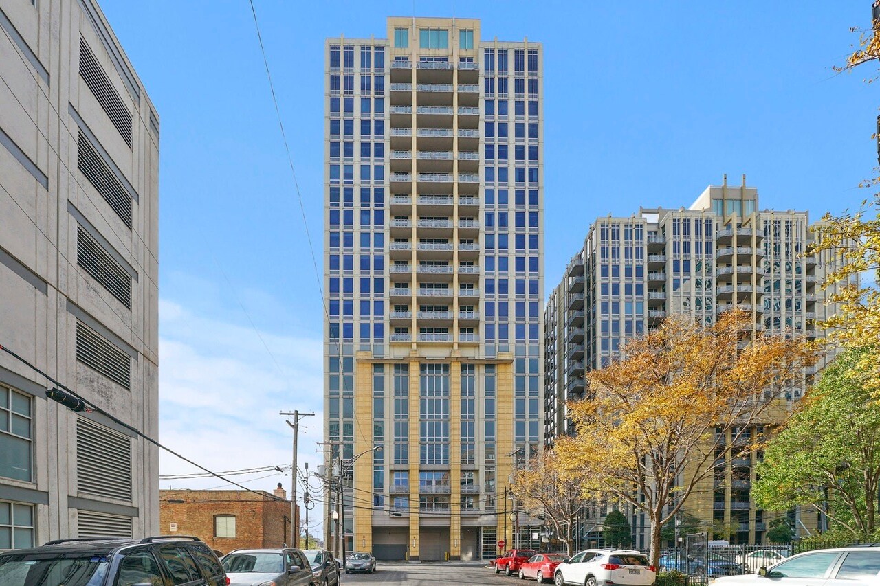 Building Photo - 700 N Larrabee St