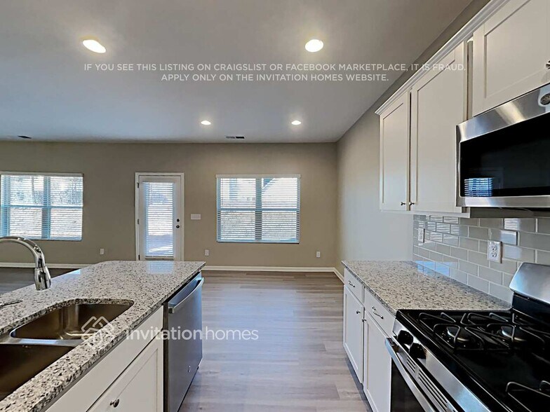 Building Photo - 544 S Fortune Way