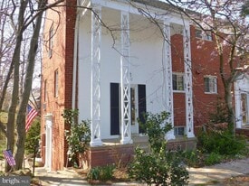 Building Photo - 3102 Valley Dr