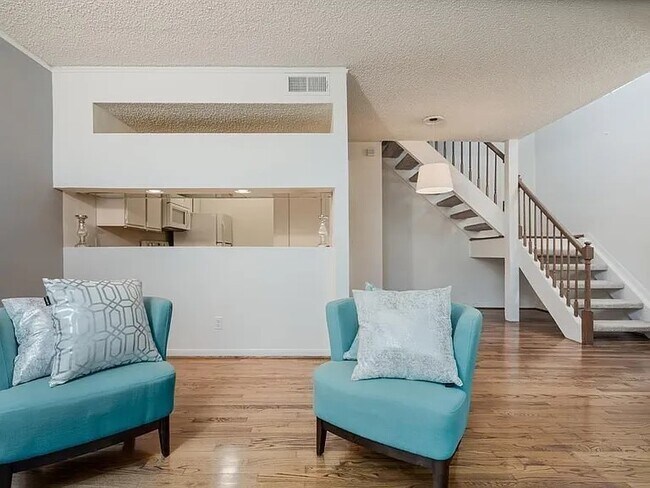 Building Photo - 2125 Augusta Dr