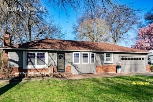 Primary Photo - Remodeled Ranch w/Fin Bsmt Fenced Yard in ...