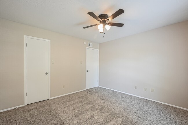 Building Photo - 2711 Quarry Hill Rd
