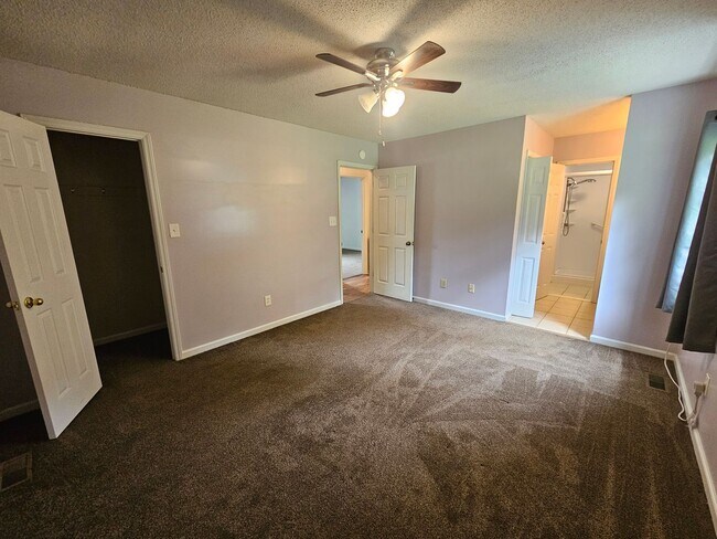 Building Photo - 3 Bedroom Jacksonville Home for Rent