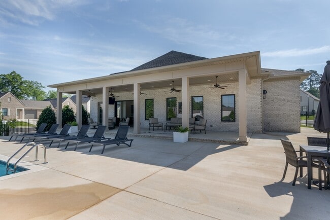 Building Photo - 1009 Stonebrook Ln