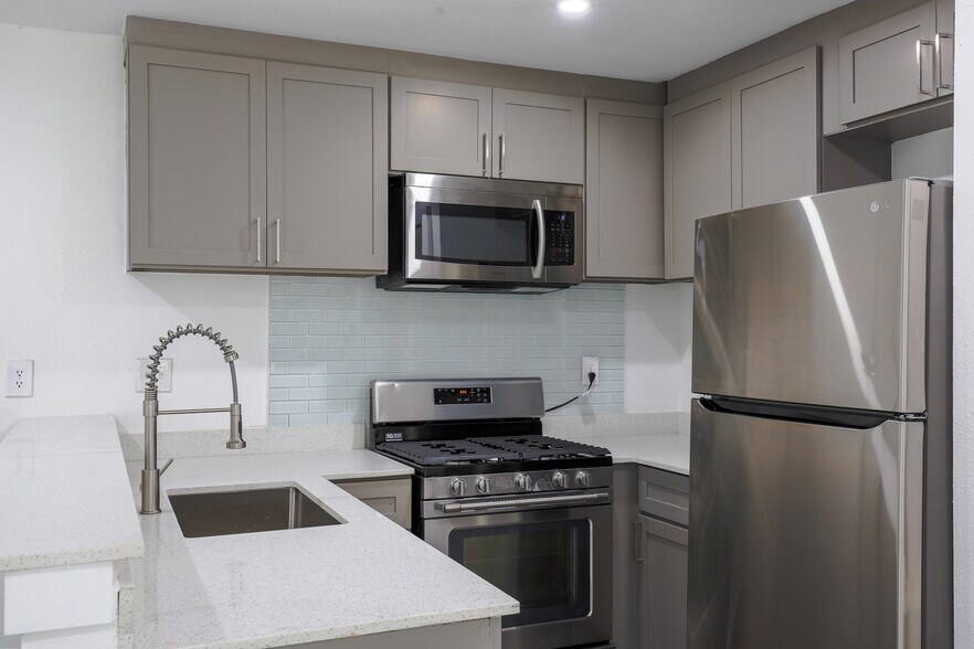 Ashford Cameron Grove 8501 Cameron Rd Austin TX 78754 Apartment Finder