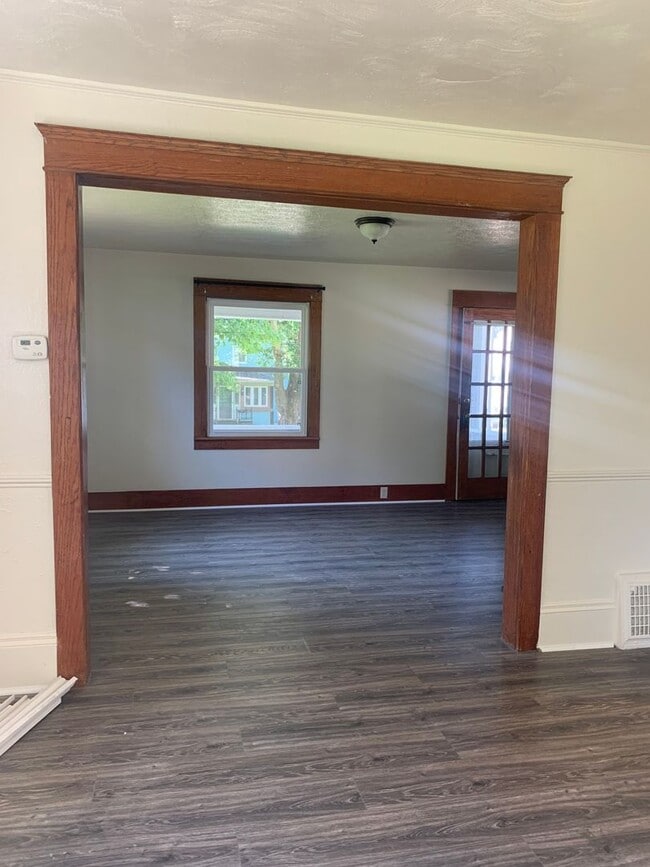 Building Photo - 114 Avondale Ave