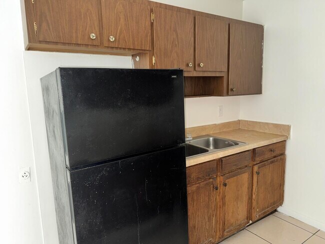 Building Photo - 1417 N J St