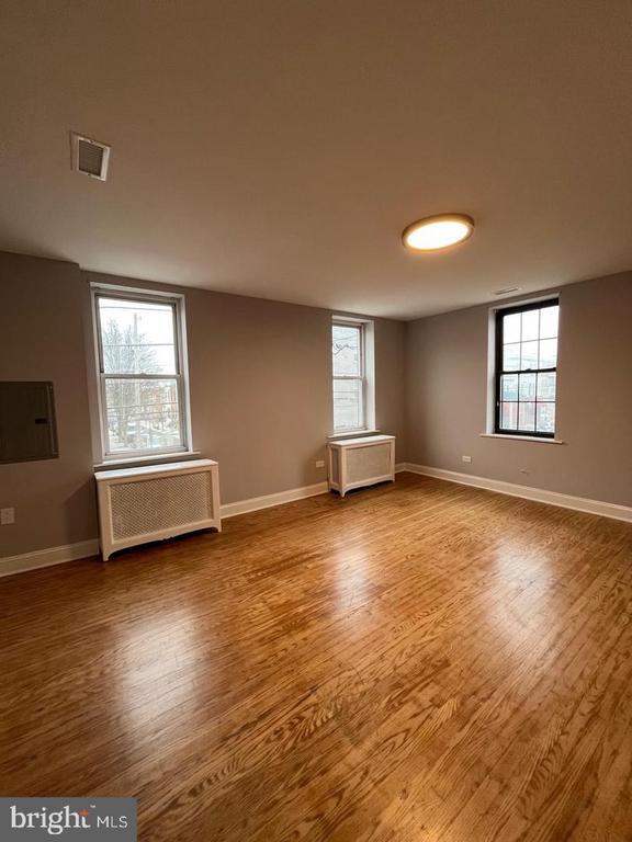 Building Photo - 1208 Mifflin St