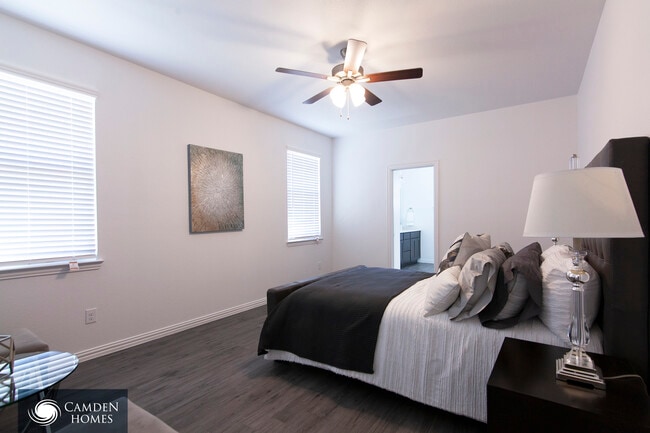 Building Photo - 163 Yale Ave