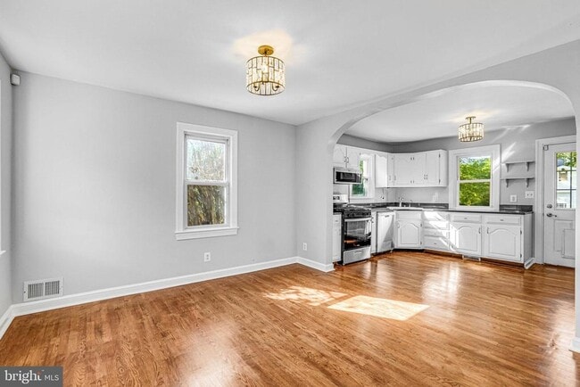 Building Photo - 8230 Gregory Dr