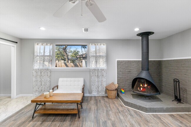 Building Photo - 2753 Larkspur Ln