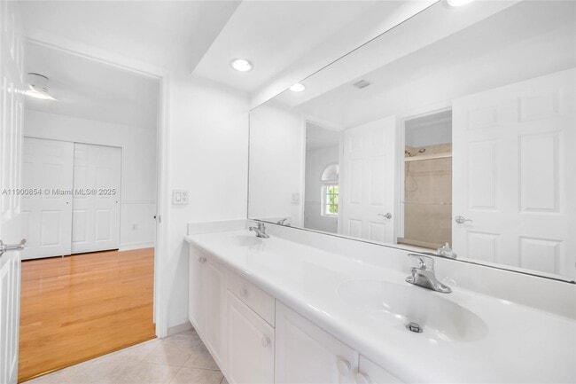 Building Photo - 21025 NE 31st Ave