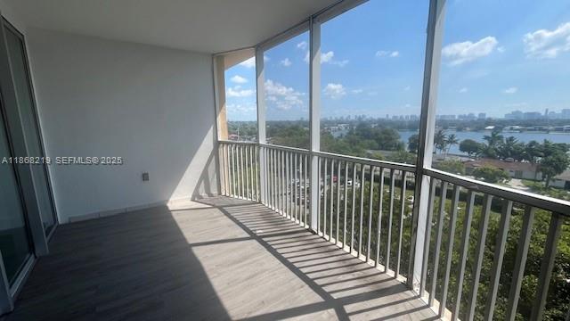 Building Photo - 1780 NE 191st St