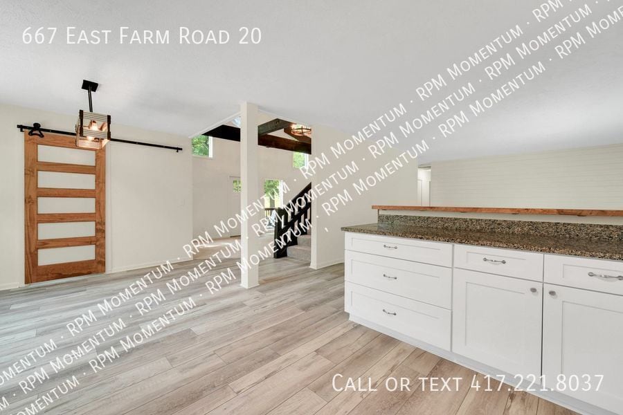 Building Photo - 667 E Farm Rd 20