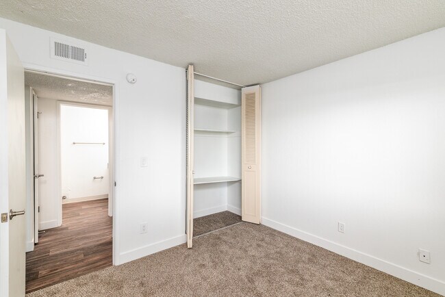 Building Photo - 412 Alameda del Prado