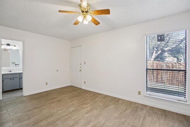 Building Photo - 8804 Cainwood Ln