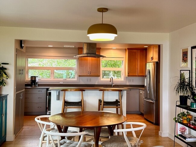 Building Photo - Fully Furnished House with lake views and ...