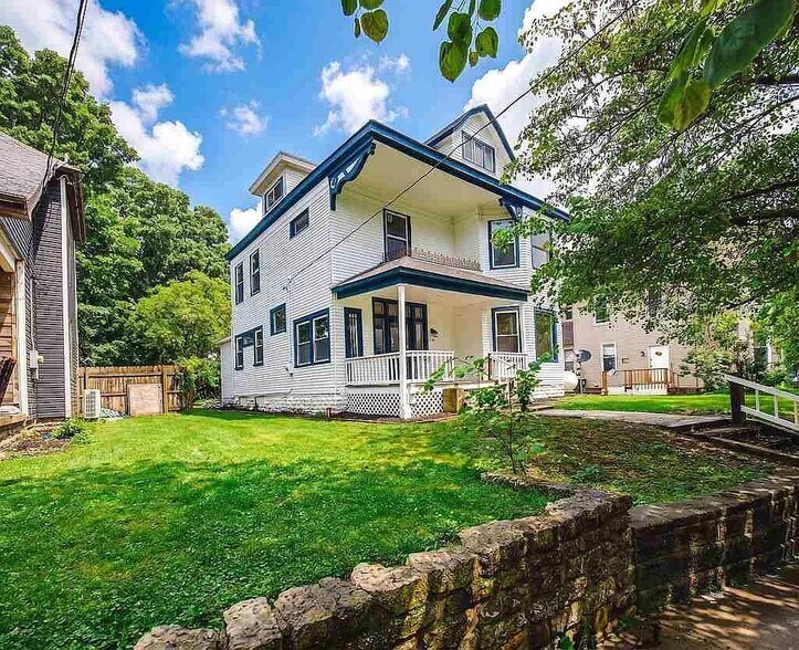 Building Photo - 218 S Brookville Pike